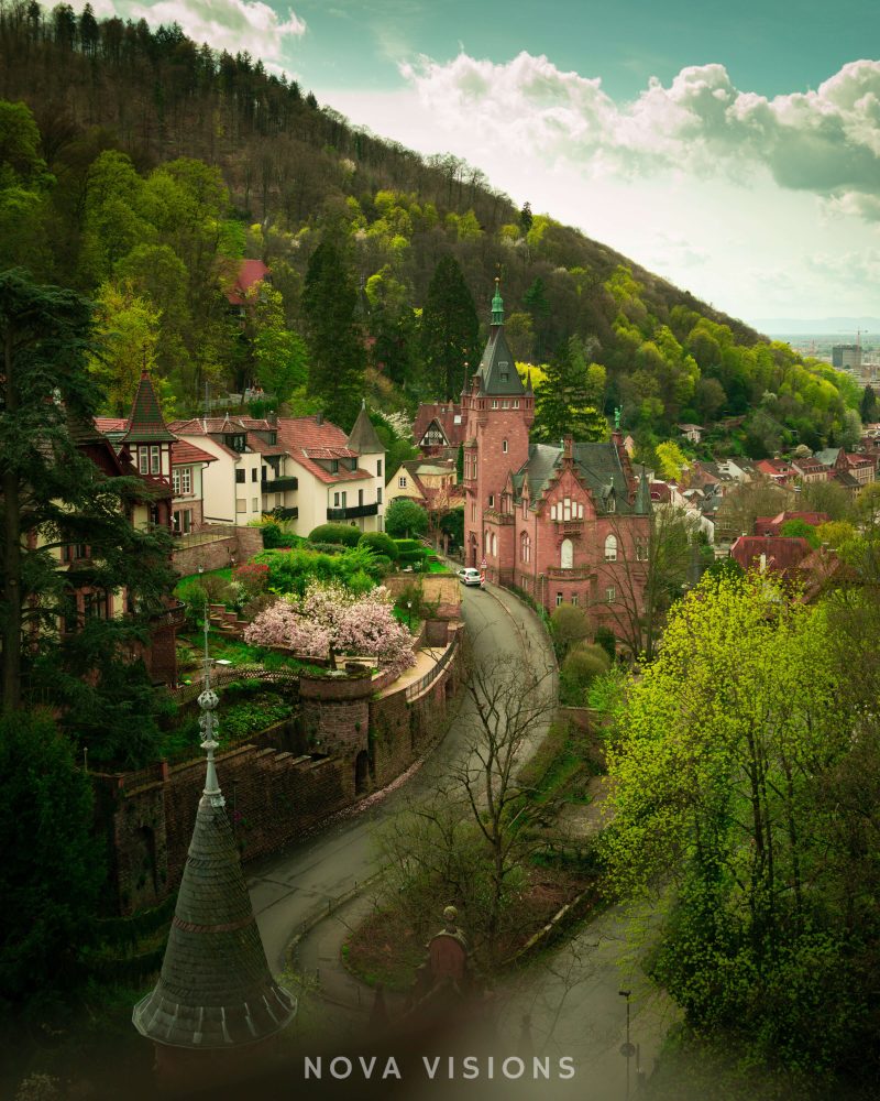 Aussicht vom Dicken Turm im Schloss Heidelberg auf die Stadt