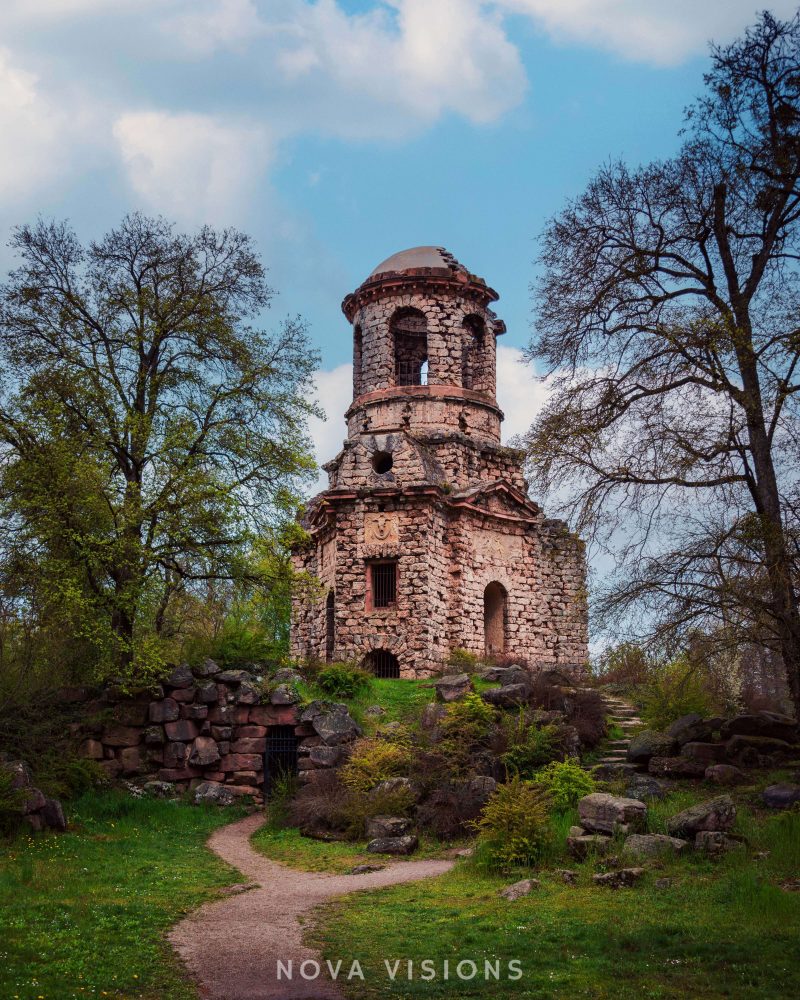 Blick auf den Merkurtempel im Schwetzinger Schlossgarten