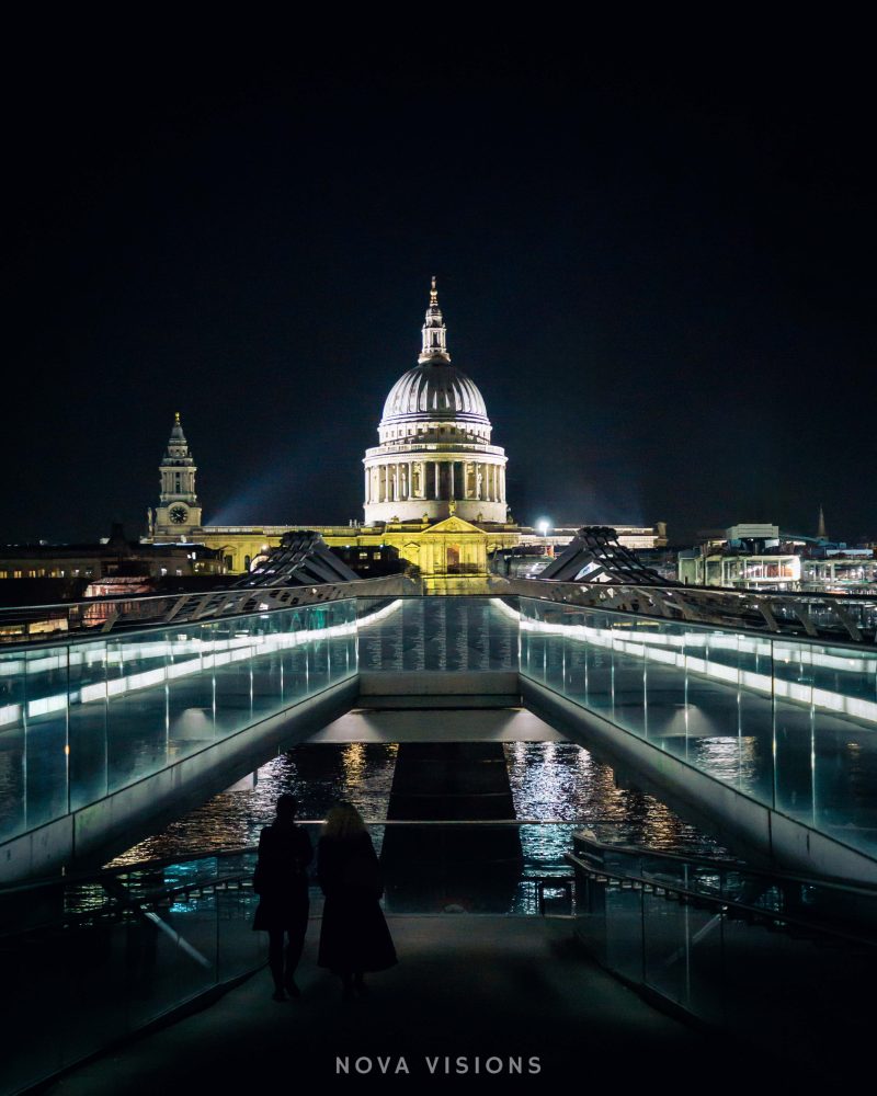 Millennium Bridge und Saint Pauls Cathedral