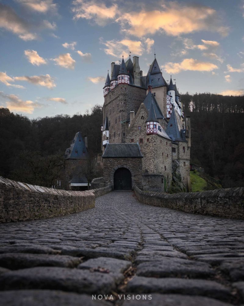 Vor verschlossenen Toren