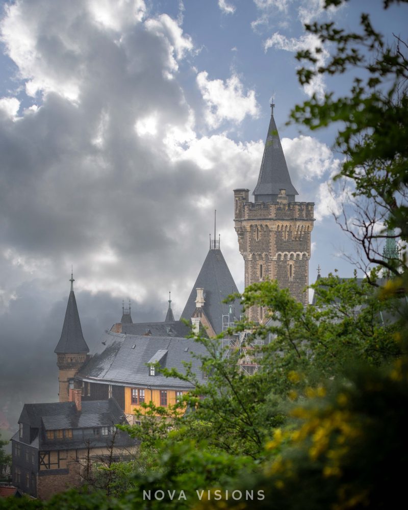 Schloss Wernigerode während einem Gewitter
