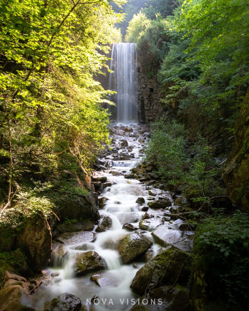 Flusslauf des Gruonbach in Flüelen