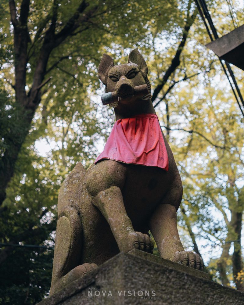 Ein Fuchs als Inari-Statue