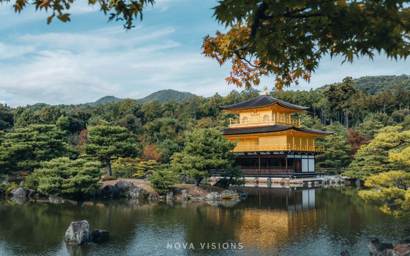 Mit Blattgold überzogen