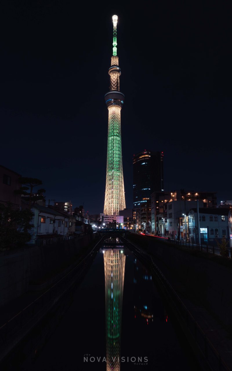 Tokyo Skytree mit Weihnachtsbeleuchtung