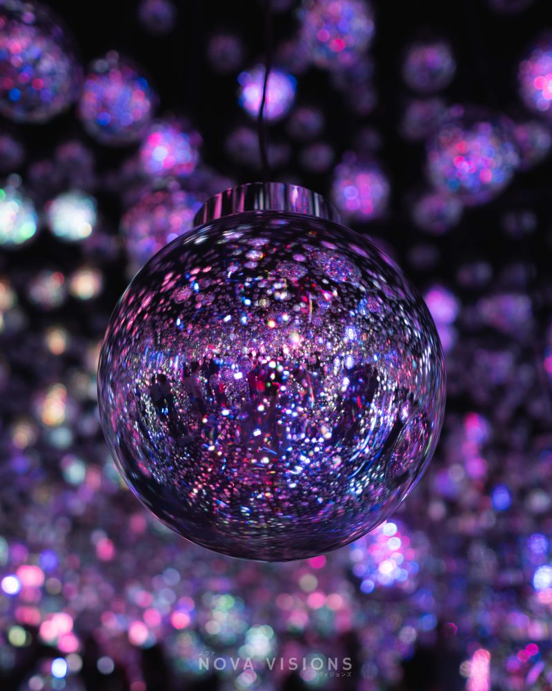 teamLab Borderless Bubbles of Light